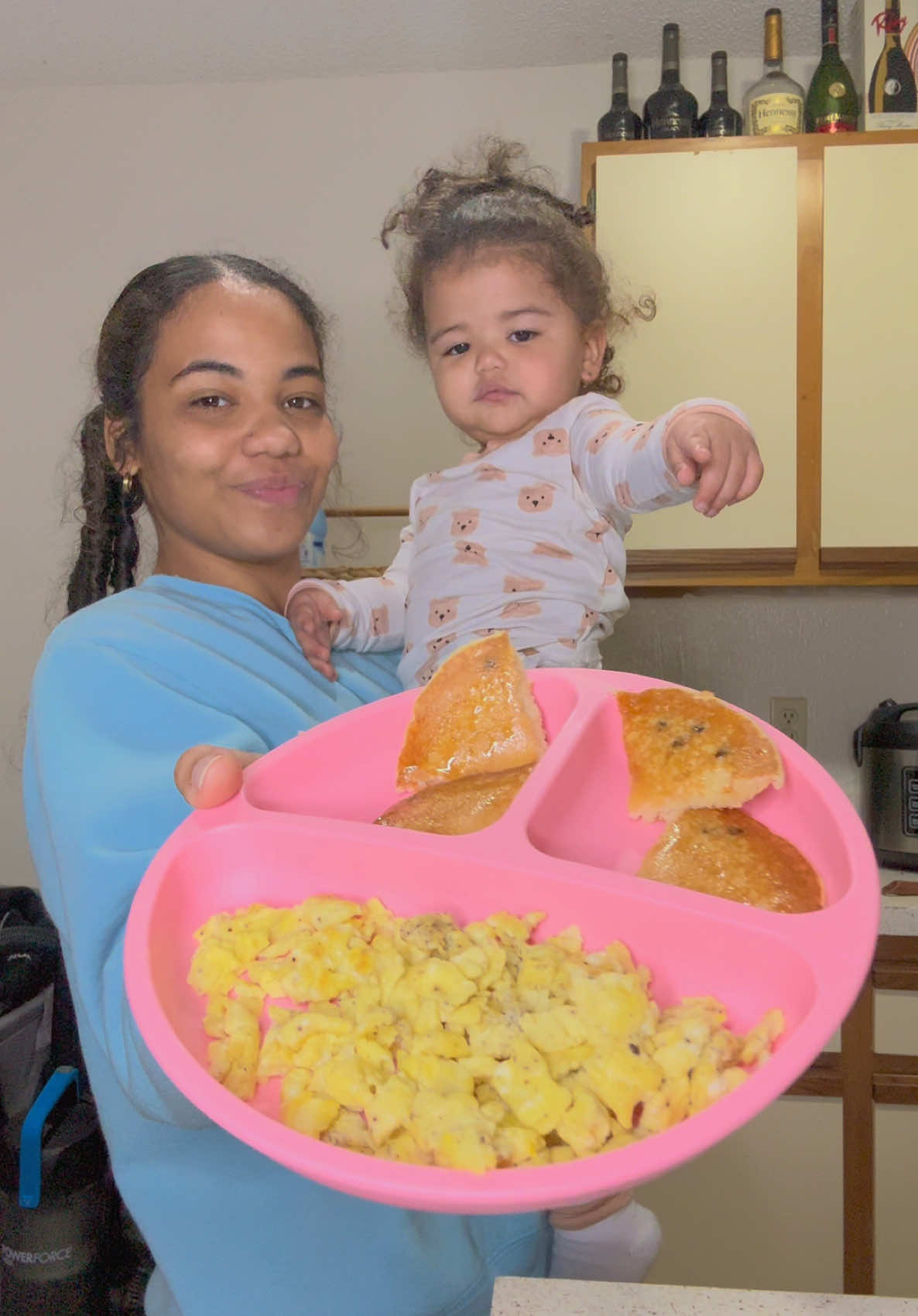 why did i keep saying waffle 🥞🍽️ #baby #babyfever #babytok #firsttimemom #breakfast #eating #toddlermeals 