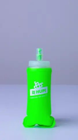 Leve, prática e indispensável para o dia a dia! 💧 Nossa garrafinha dobrável é a escolha perfeita para quem busca hidratação inteligente. Compacta e fácil de transportar, ela se ajusta ao seu ritmo, seja nos treinos, nas aventuras ao ar livre ou na correria do cotidiano. 🌟 Feita com material resistente e seguro, é reutilizável e amiga do meio ambiente. Aproveite até 30% OFF no site e leve praticidade e sustentabilidade com você! 🛒✨ #HidrataçãoInteligente #SustentabilidadeHUPI #PromoHUPI 