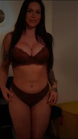 Try on’s 😉🫦#simoneasmr #asmr #fyp #roleplay #asmeroleplay #clothes #bikin #bikinimodel #bikinibabes 