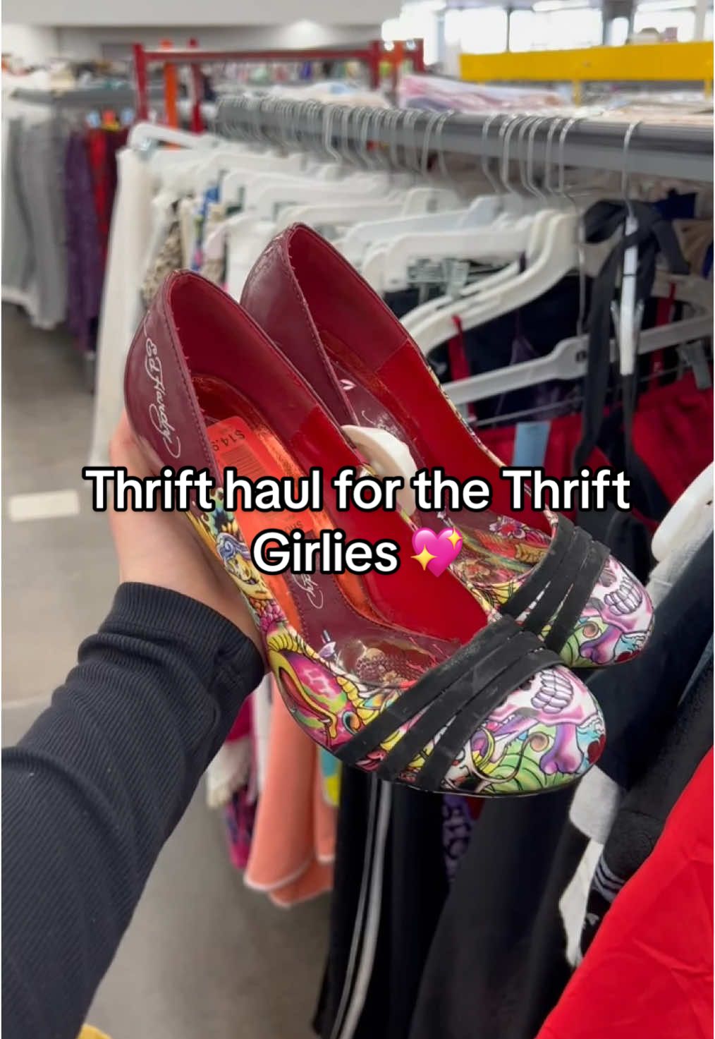 Thrift haul for the Thrift Girlies 💖 #thrifthaul #thriftedfashion #thriftstore #thriftfinds 