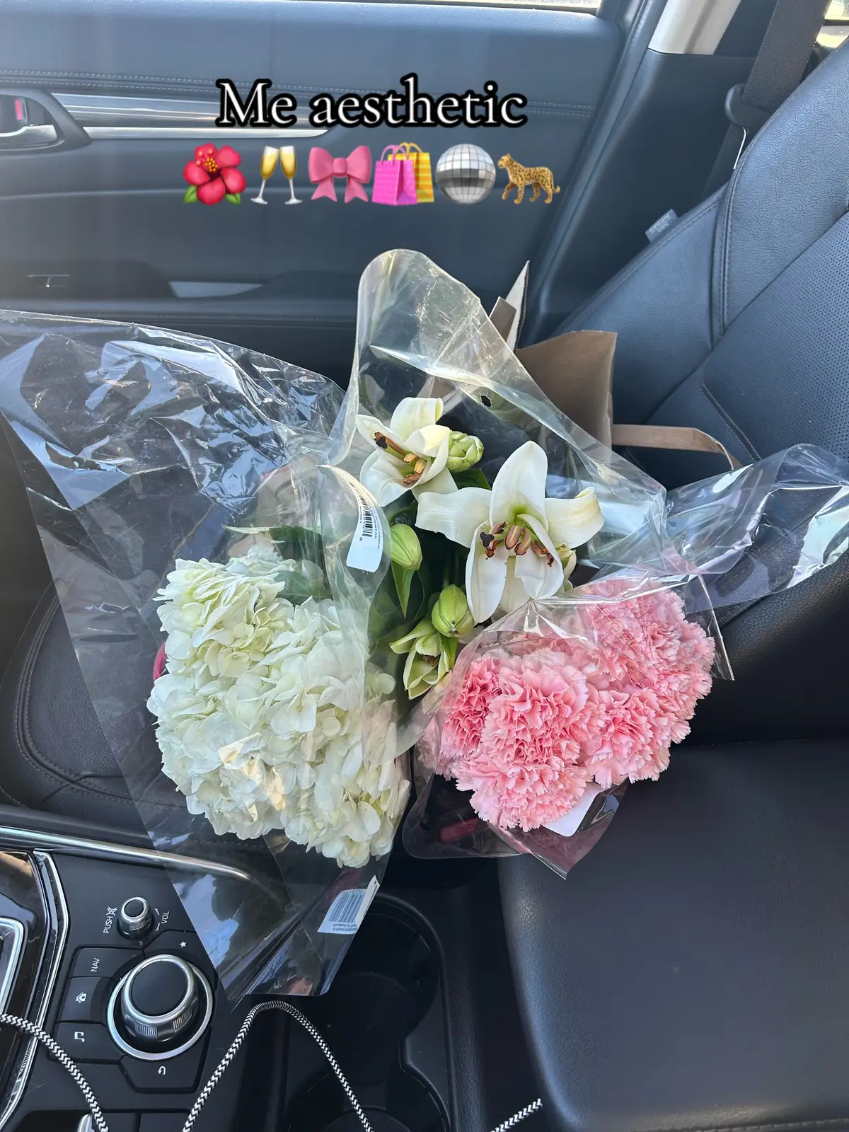 Ik the color pink hates to see me coming  #pinkaesthetic #meaesthetic #loveshackfancy #flowers #girlygirl #sorority @LoveShackFancy @University Tees 