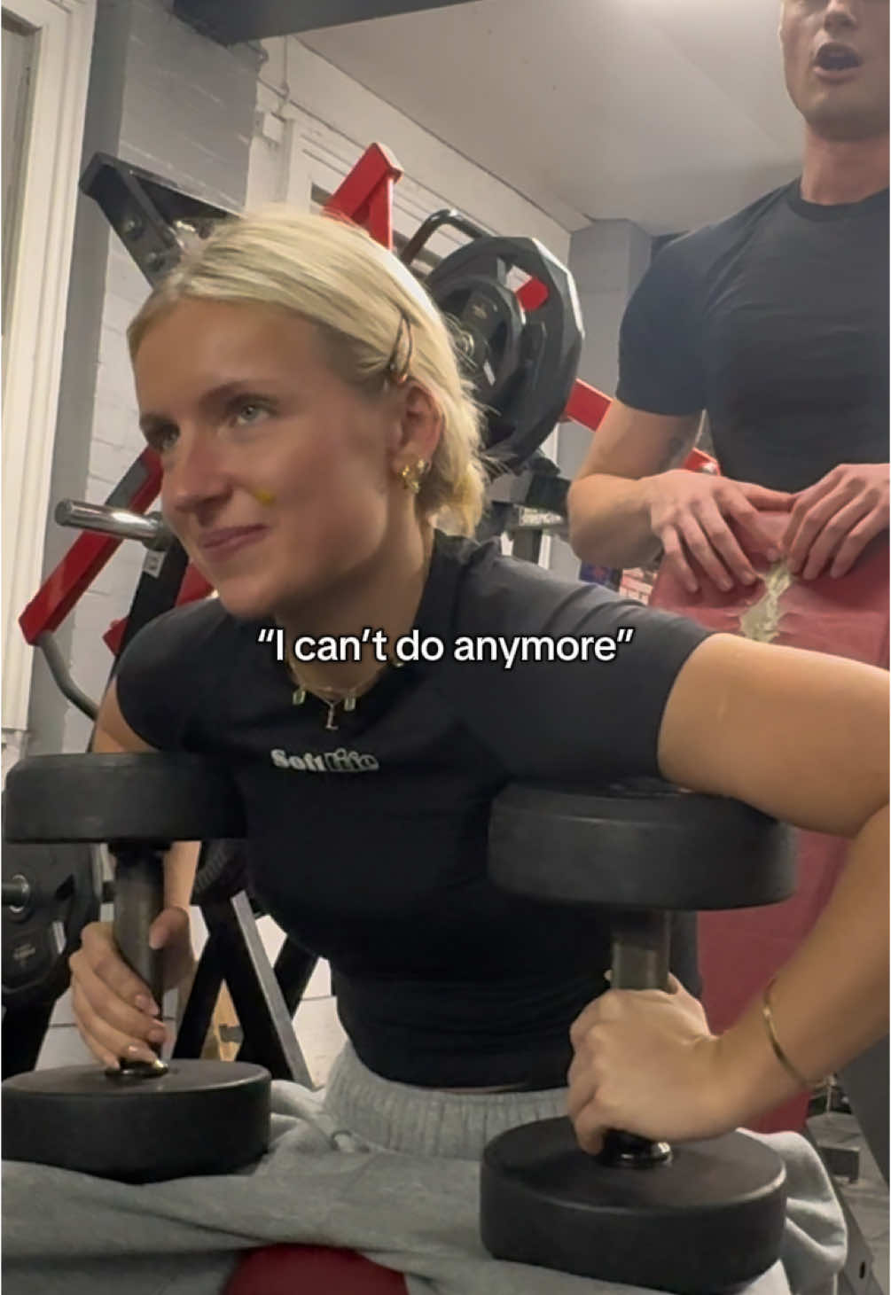I was NOT expecting that other gym bro to step in 💀🤣 #GymTok #gymfail #fail #gymbro 