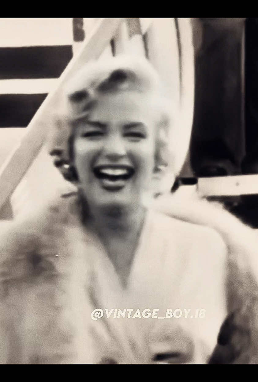 TYSMM for the 1K followers 🥹❤️🫶||SHE’S ALWAYS ICONIC 😍😍||#fyp #foryoupage #1950s #icons #iconic #oldhollywood #aesthetics #marilynmonroe #marilynmonroeedit 