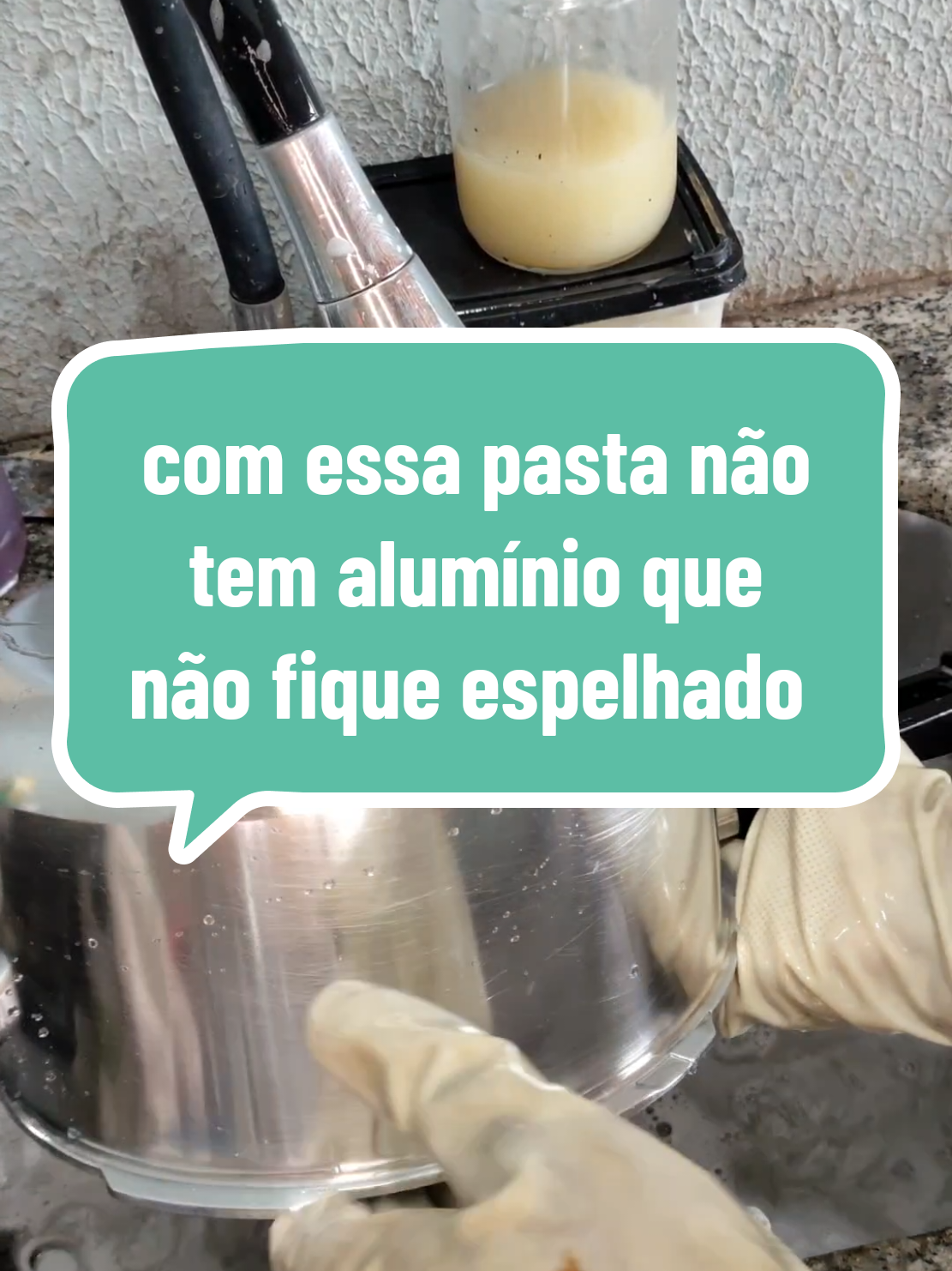 com essa pasta brilho não tem alumínio que não fique espelhado #dicasfaceis #tiktokviral #limpeza #viral 