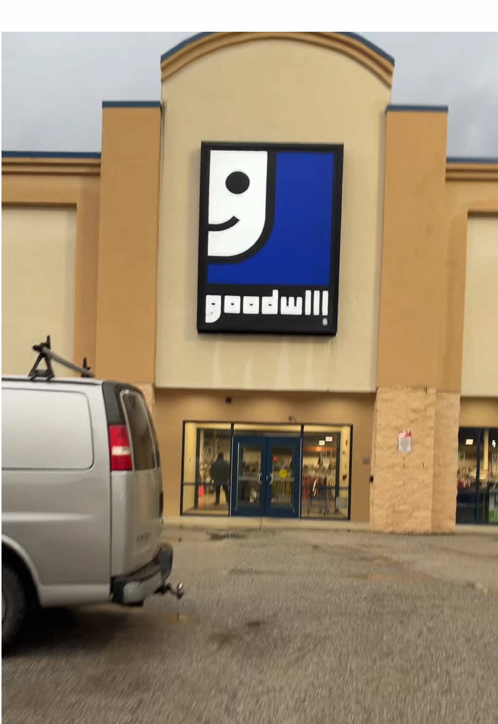 Goodwill before gym #fyp #goodwill #thrifting #shopping  #gym #chacos #underarmour #womensbest #workoutclothes #haul