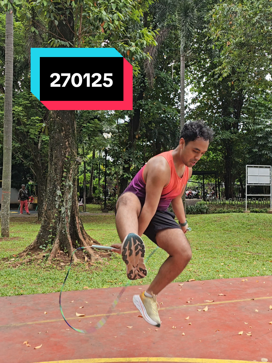 a quick medley of different tricks as if life had not been complicated enough 😂 #jumprope #jumpropeindonesia #jumpropeskills #jumpropefreestyle #freestylejumprope #jumpropeskills 