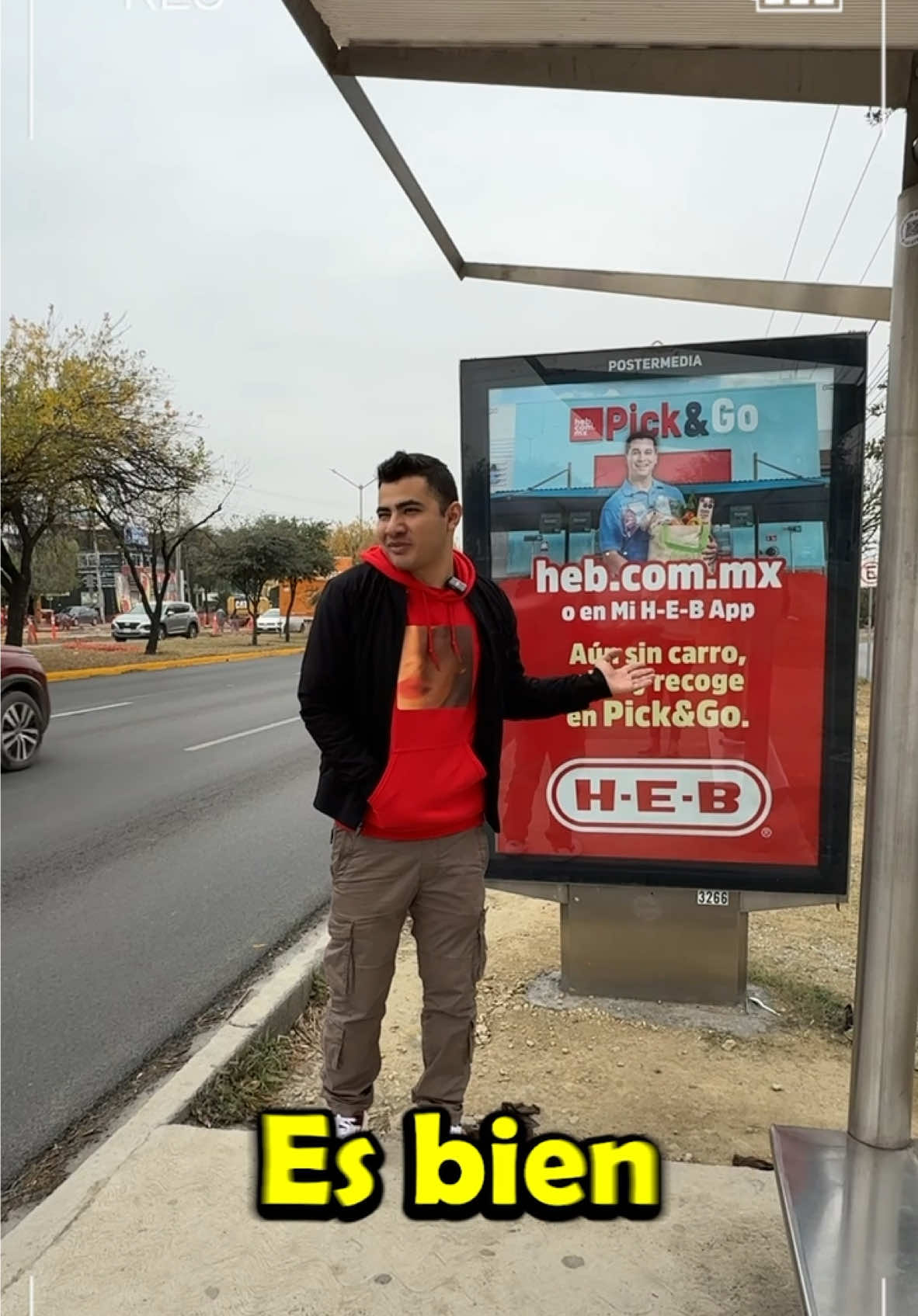 Nada detiene a Carlitos 🤣 con la app de Mii H-E-B pudo hacer su súper y pasar en pick and go, sin necesidad de tener carro, es una maravilla realmente! 🤩❤️  Gracias @H-E-B México por facilitarnos la vida! #super #heb #supermercado #humor 