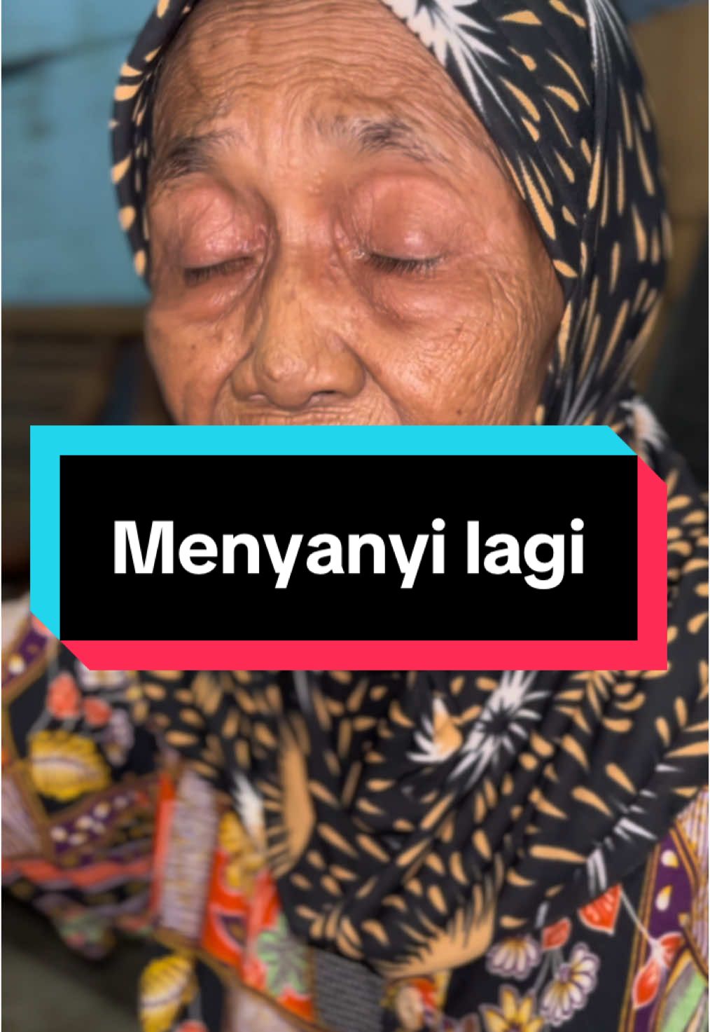 Lungiting Asmoro versi Embah Salamah #embahsalamah #sidareja #fyp #nenekvira #nenekbertalenta #trending #trend #tiktoktrend #viral #semuaorang #jawatengah #embahgaul 