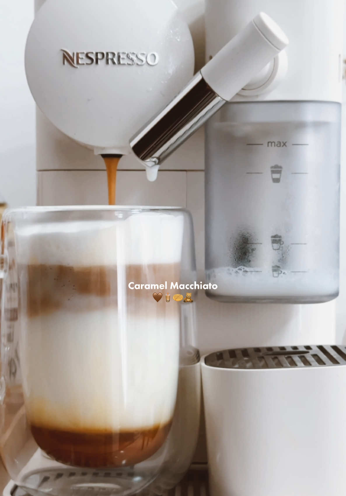 🤎🧋🧇🧸  _ #caramelmacchiato #nespresso #latissimaone #caramelmachiatto🤎 #caramelmacchiatorecipe #syrup #hersheys #moninsyrup 