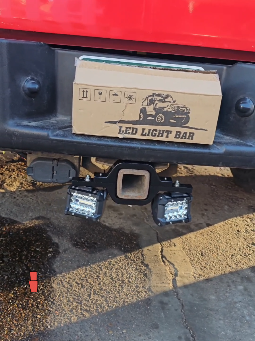 La luz de respaldo de enganche de remolque proporciona una visión más distante y más completa que será perfecta para ser utilizada como luces todoterreno, luces de trabajo, luces antiniebla, luces de conducción#luzled #auto #4x4 #reversa 