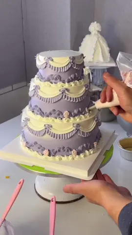 #cakedecorating #fyp #cutecake #decompression #anniversarycake #3layercake 