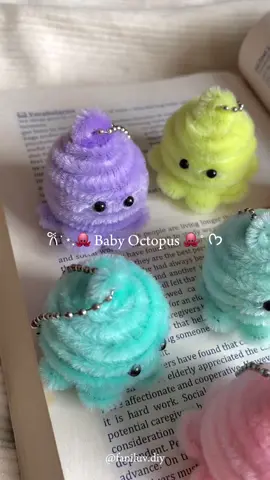 Baby Octopus [new launching] mini” gemes banget sih, cocok buat couple bareng besti / pasangannya😆  ready-!! 💗💗💗💗 #pipecleaners #gancilucu #mini #octopus #keychains #pipecleaners #gancilucu #kawatbulu #palembang #sumateraselatan #unsri #kelinci #SmallBusiness #pelajar #girlstuff #handmade #handmadewithlove #fuzzywire #cute #gemes 