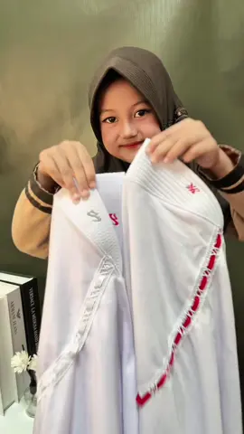 Kerudung sekolah simpel mulai 9 ribuan ajaa 🤗 #kerudungsekolah #jilbabanaksekolah #jilbabsekolah #jilbabanak #hijabanakmurah #kerudunganak #jilbabinstanmurah #anaksekolah #wibgajian #creatorsearchinsights 