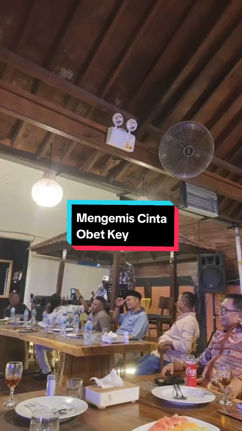 Mengemis Cinta - Obet Key