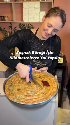 📌 Boşnak Böreği İçin Kilometrelerce Yol Yapılır @_mostaribosnakborekevi_   reklam  👫 Birlikte Gitmek İstediğin Kişiye Gönder  📌 Boşnak Böreğini O kadar güzel yapıyorlar ki sabah hususi olarak denemeye gittim ve sonuç mükemmel😍 Boşnak bir aile zaten hamur işlerini çok iyi yapıyorlar. Mantıya da ayrı bayıldım. Denemek isterseniz Şiddetle tavsiye ediyorum ↙️ 📍Erzene Mh. Fevzi Çakmak Cd. Bornova Büyük Park Karşısı / İzmir  📌 Gönderiyi kaydedip @gezgincoban @mhmtcoban hesabını takip etmeyi ve  Ustama selamımı söylemeyi unutmayın lütfen ✋🏼  #gezgincoban #food #delicious #yemek  #keşfet 