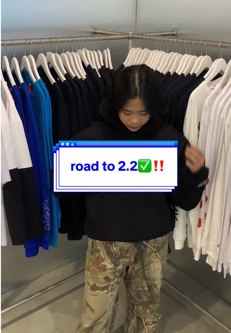 pengen boxy hoodie ini dengan harga discount gak? yaudah tunggu twindate besok yahh ‼️‼️ join live di @roofair live ✅ #fashion #OOTD #trend #fyp #outfitideas #boxyhoodie 
