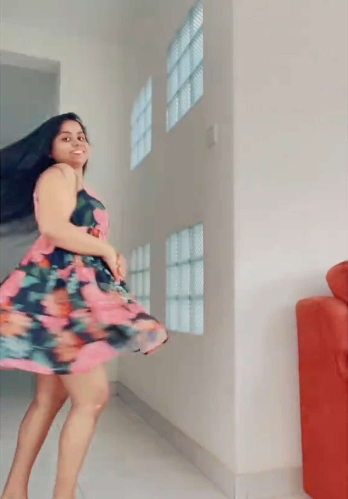 මගේ හීන රාජිණී... 😬🤪🤣 #girl #me #saturday #weekend #freestyle #dress #frock #favorite #out #holiday #Home #cute #cutie #Love #myself 