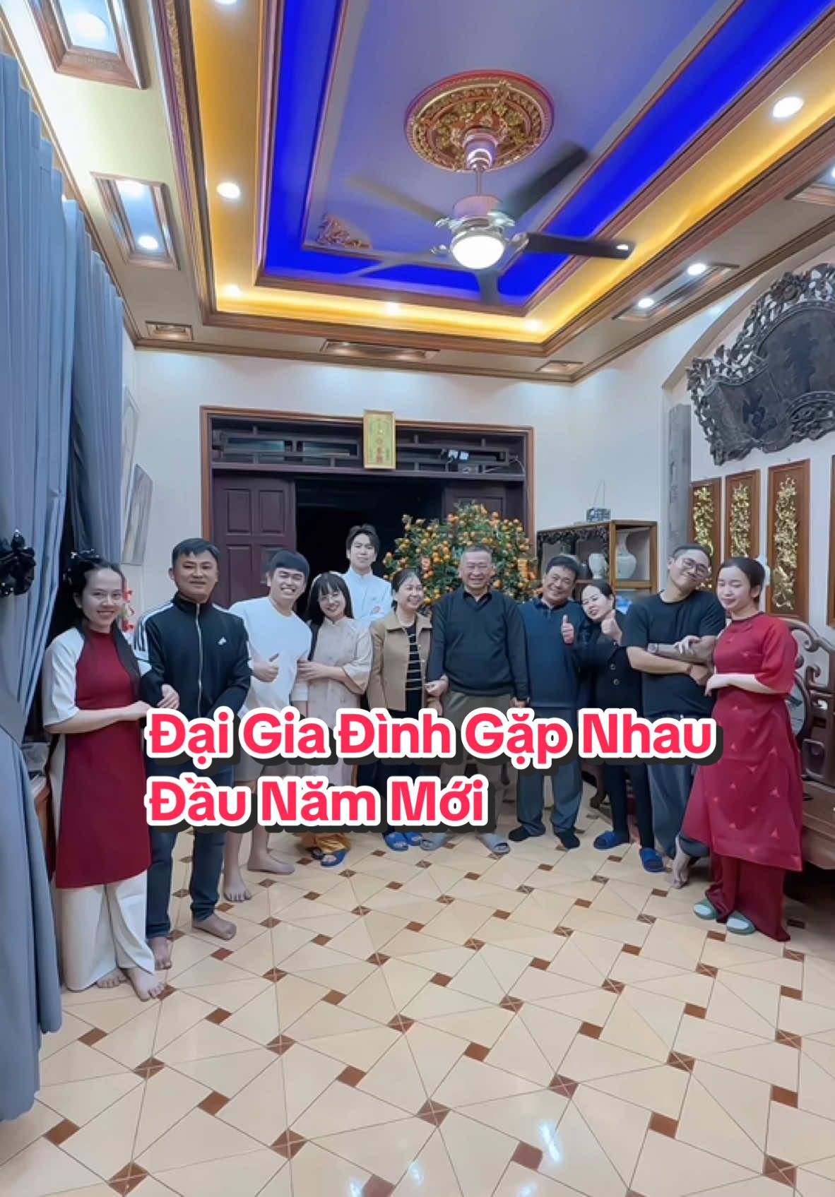 Đại gia đình hạnh phúc gặp nhau đầu năm… #mèous 