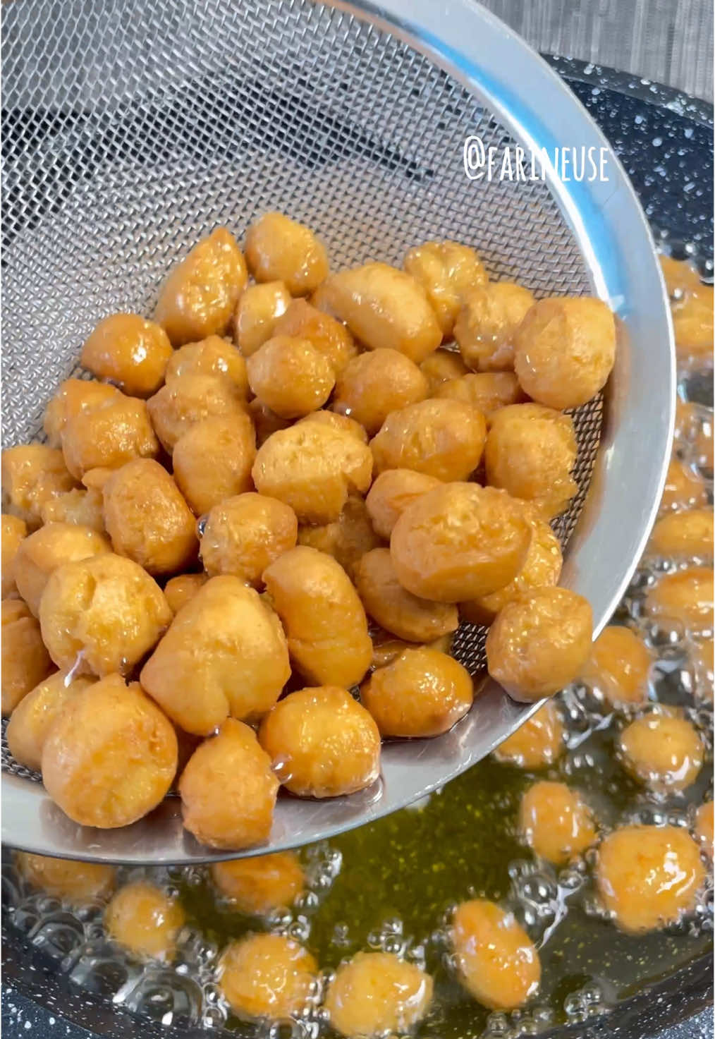 🔥Croquettes faciles 🔥 📌Ingrédients: 350g de farine 70g de sucre  50g de beurre 1 œuf  1 càs de muscade  1 sachet de levure chimique  140ml de lait concentré non sucré  #farineuse #recette #croquettes #gouter #ideegouter