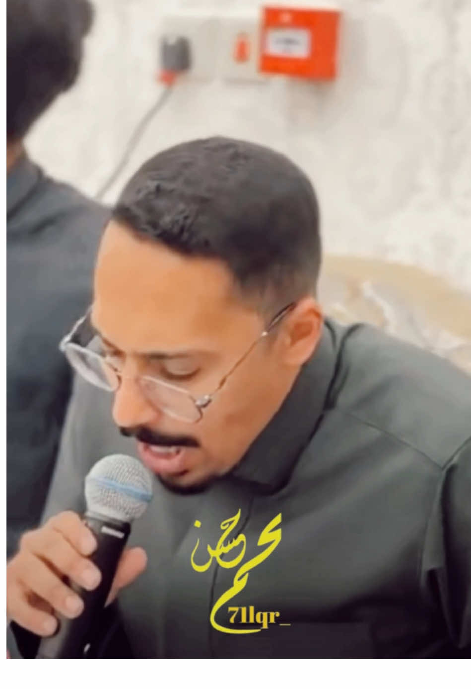 من تمشي بالقمر 🤍. - - - #ميرزا_مظاهر_الشناف #ملا #رادود #قصيده #فرقة #نور_الجوادين #الاحساء #الاحساء_الهفوف_الشرقيه #اكسبلورexplore #اكسبلور #الشعب_الصيني_ماله_حل😂😂 #fyp #شيعه #الامام_علي #كرومات #محمود_حسن 