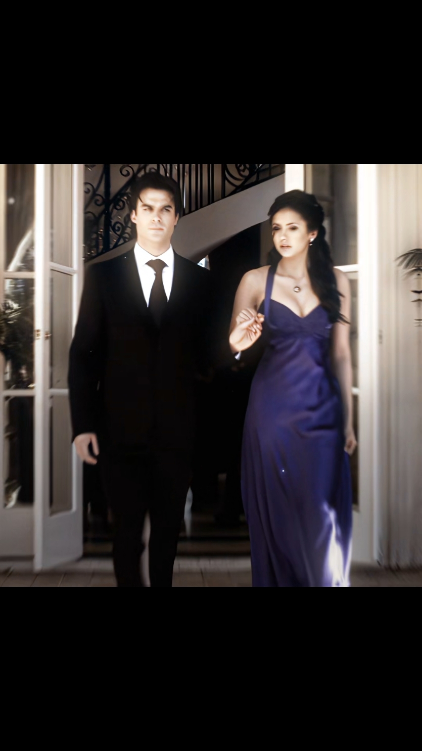 ignore the glitches #damonsalvatore #elenagilbert #delena 