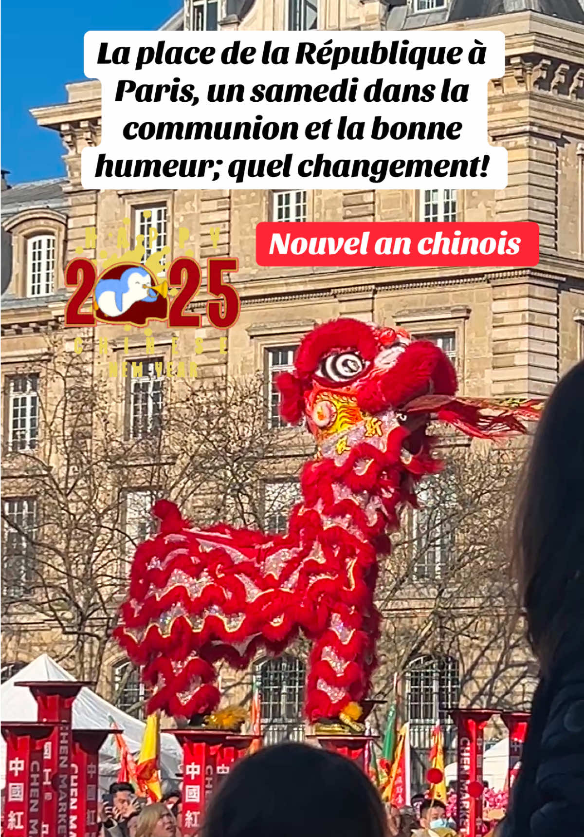 Une place de la République qui réunit les gens dans la paix un samedi: Merci le nouvel an chinois 🧧 #chinesenewyear#parisrepublique#placedelarepublique#paris#manifestation#nicovousemmene 