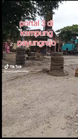jalan rusak.warga ngamuk,geram tutup akses jalan payung makmur, payung rejo tanjung rejo,dll  Pemerintah daerah harus turun untuk menengahi,jika tidak masyarakat aksinya lebih brutal .yang ditakutkan ketika pt itu menutup perusahaan,yang rugi pemerintah daerah,,karepa apa .. karena pendapatan daerah pasti berkurang,, pajaknya nya itu lo cuuy .. naah sedangkan tuntutan masyarakat itu gak muluk muluk kok ..pak .. hanya rijit beton . Alias cooor ... Jadii kepada yang terhormat bapak bupati musa ahmad dan wakil bpk ardito Wijaya segera panggil pihak pt , tokoh masyarakat dan porkopincam setempat,, dah saya pamit,,, #musa #dito #jalanrusak #jalan #lampung #viral #fyp #bangjaja #menyalaabangkuh🔥 #jihan #mirza #mirzajihan #fyppppppppppppppppppppppp #nunik #pt #warga #lampung #jihan #arditowijaya #jalanrusak #fyppppppppppppppppppppppp #bupati #bupatilampung #lampungtiktok #lampungtengah 