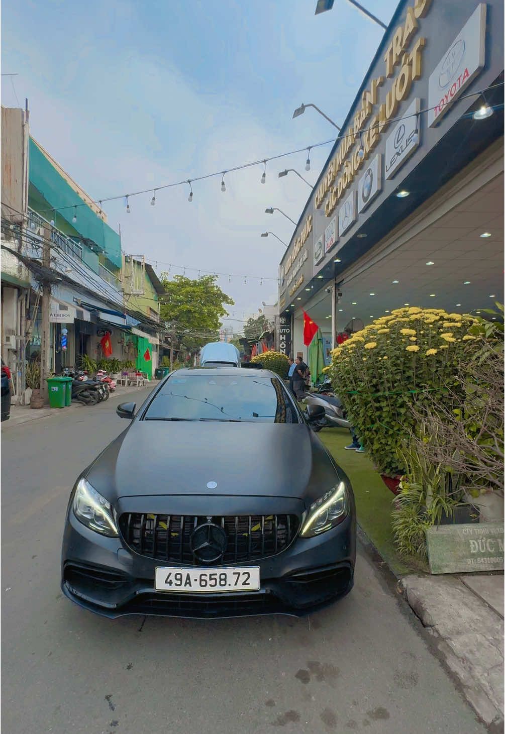 Khai xuân đầu 2025 Mercedes C300 AMG model 2018 full black gia cực kỳ tốt quan tâm xe Alo e ngay 0396.271787 #forsale0396271787 #mercedes #c300amg #hồngphúcauto #