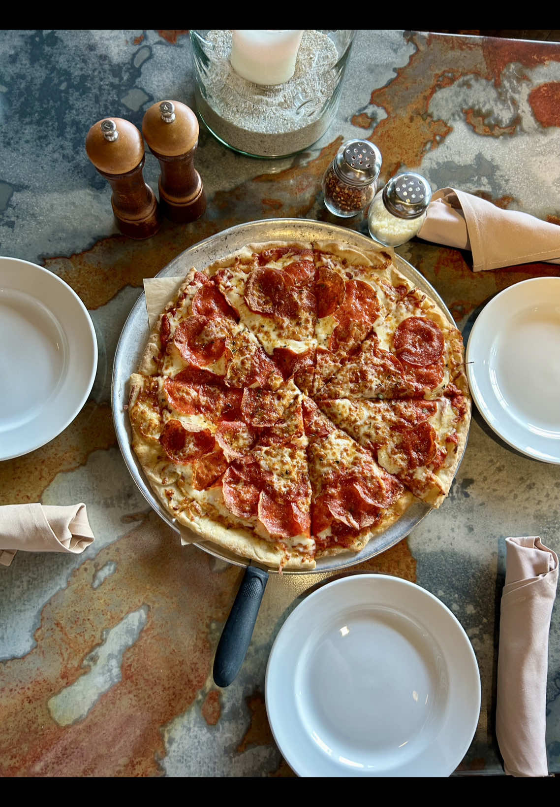 Impossible to resist! Who’s hungry? 🍕🔥