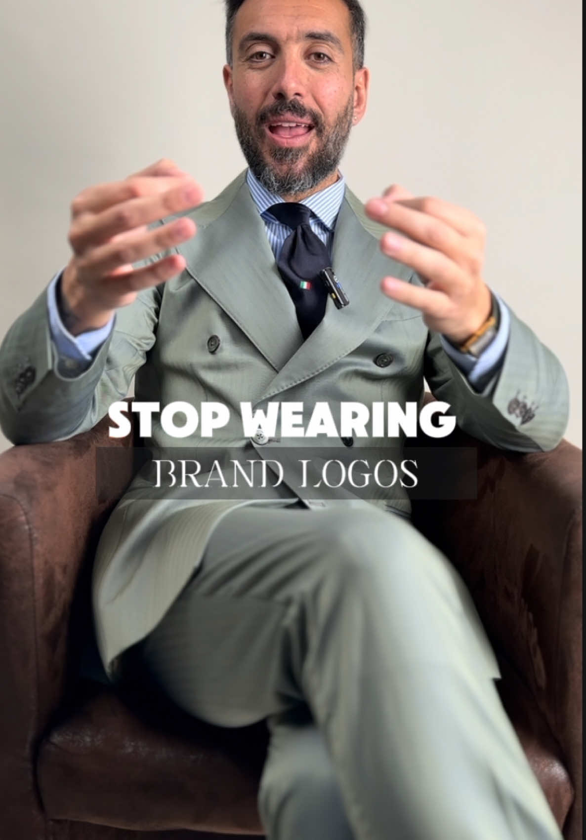 Stop wearing logos #outfit#luigilauro#modamasculina#menstyle#modaentiktok#styletips#mensfashion 