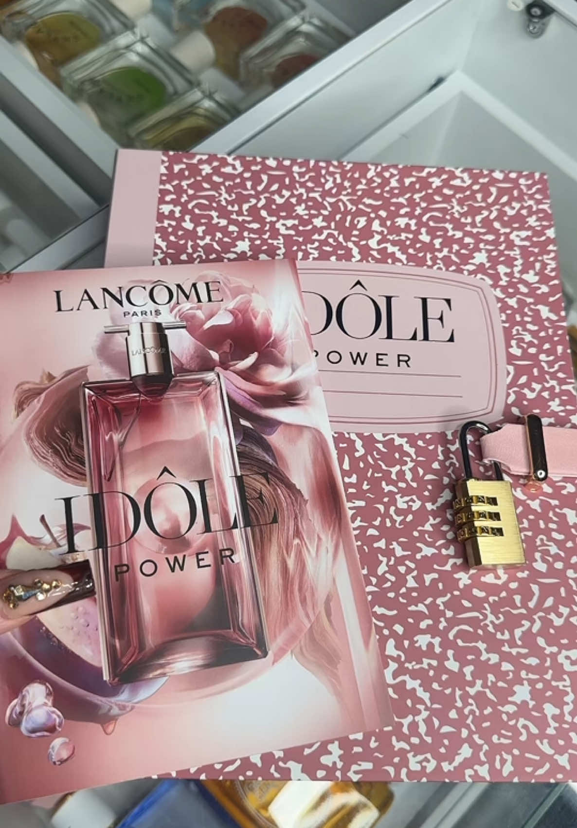 thank you so so much @Lancôme for sending over this incredible fragrance🩷 ##lancome##lancomegiftedme##perfume##perfumeunboxing##newperfume##newproduct##newproductalert##fragrance##fragrancetok##perfumetok##perfumereview##SelfCare##girly##girlythings##girlytips##fyp##explore##explorepage##prunboxing##prhaul