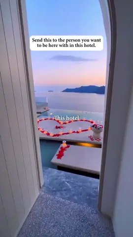 Share this video with the person you’d love to experience the magic of Mykonos with! 🌅✨ 📍 Cavo Tagoo, Mykonos A symbol of luxury in Mykonos, Cavo Tagoo offers stunning infinity pools, cave-style suites, and breathtaking views of the Aegean Sea. Enjoy sunset cocktails and pure elegance in one of Greece’s most iconic hotels. 📽️ @momentsofgregory #CavoTagoo #Mykonos #LuxuryEscape #hotelsen 