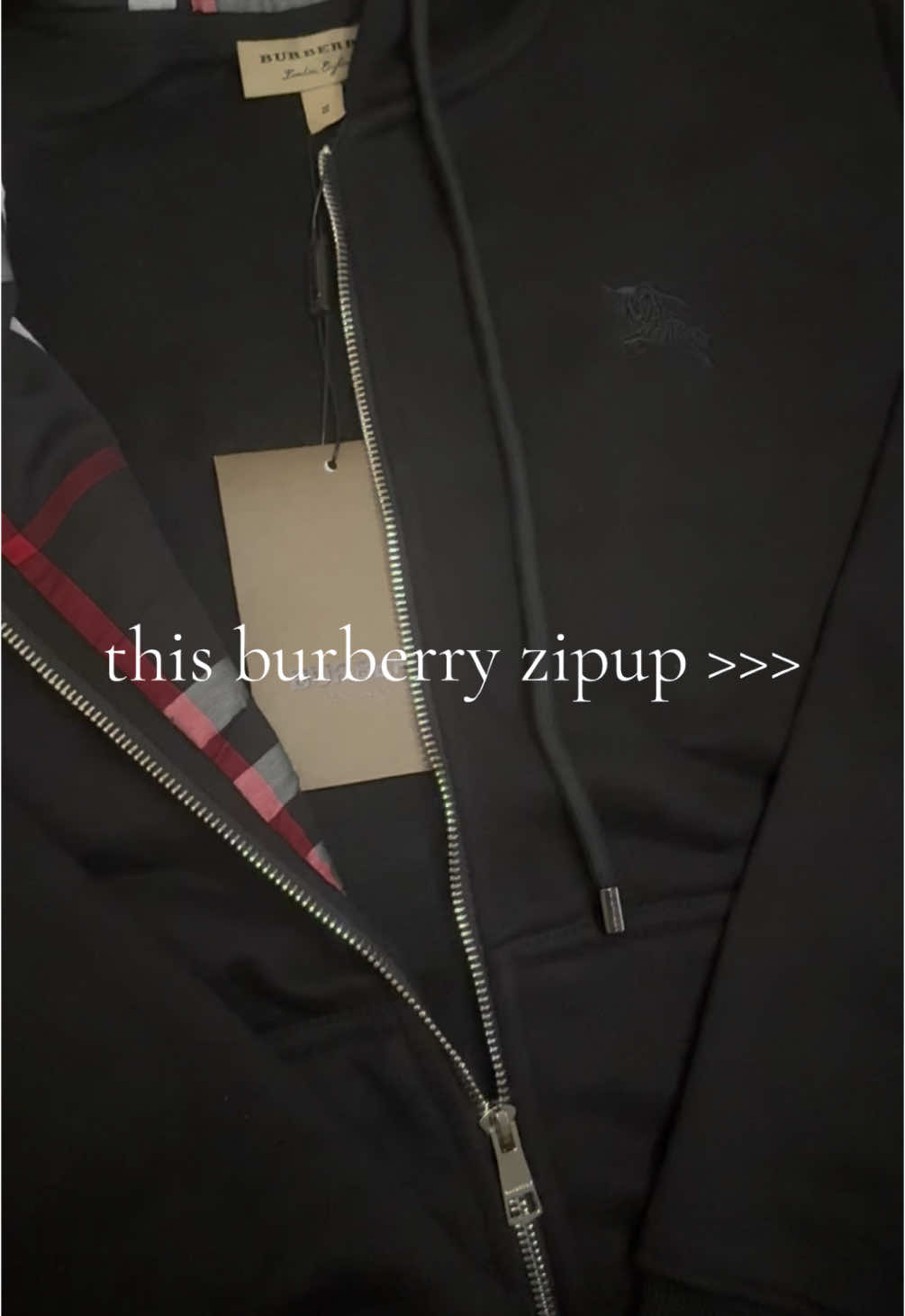 black burberry zipup📲#fyp #parati #americanairlines #parati #burberry #luxury #chinesenewyear 
