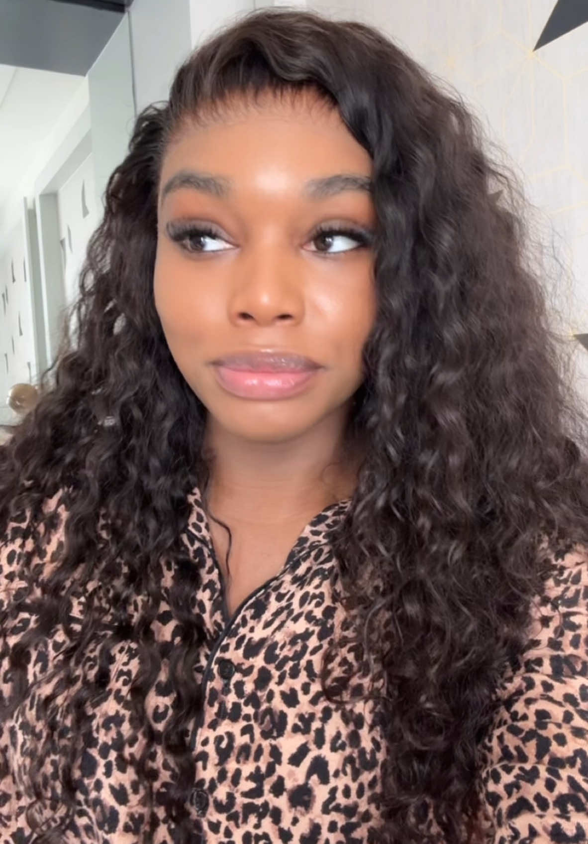 as an ambitious person, it’s so hard for me to even be friends with small minded people. it’s best to surround yourself with people who dream big #blackgirltiktok #Lifestyle #visualdiary #naeshajoanna 