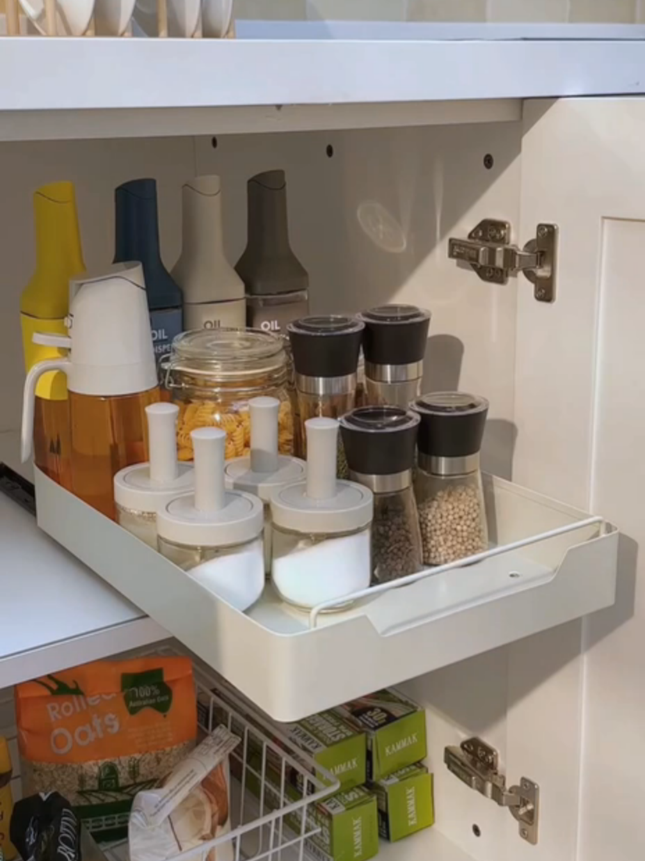 Rack de armazenamento de cozinha com trilhos deslizantes , tipo gaveta , bandeja, Caixa de temperos , Organizador de armários. Copie e cole o link em uma conversa de whatsapp qualquer e assim dará pra entrar direto. https://s.shopee.com.br/6KpGhSvGmD