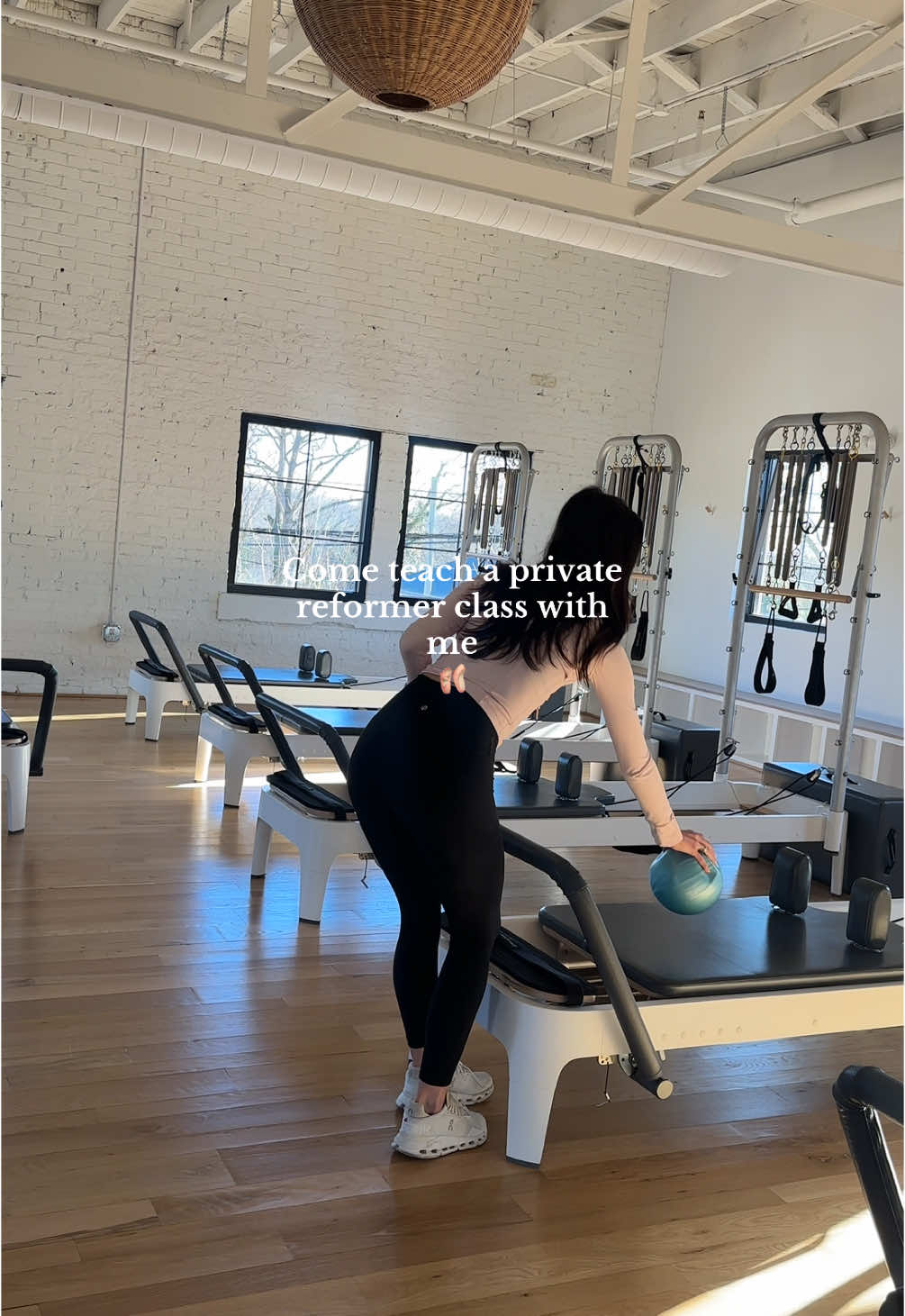 Love teaching these sessions  🩰#pilates #reformerpilates 