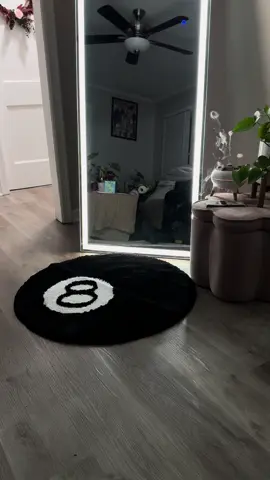 10-10 8Ball Rug 😮‍💨 #8ballrug #livingroomdecor #minirug #homerug #alfombra #rugtok #page #review #fypシ #trending #coolrugs #timless 
