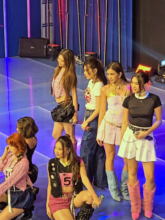 BINI - CHERRY ON TOP IT'S SHOWTIME OPENING PROD #BINI #itsshowtime #fyp #fypppppppp #cherryontop #jhoanna #aiah #colet #maloi #gwen #stacey #mikha #sheena #CapCut 