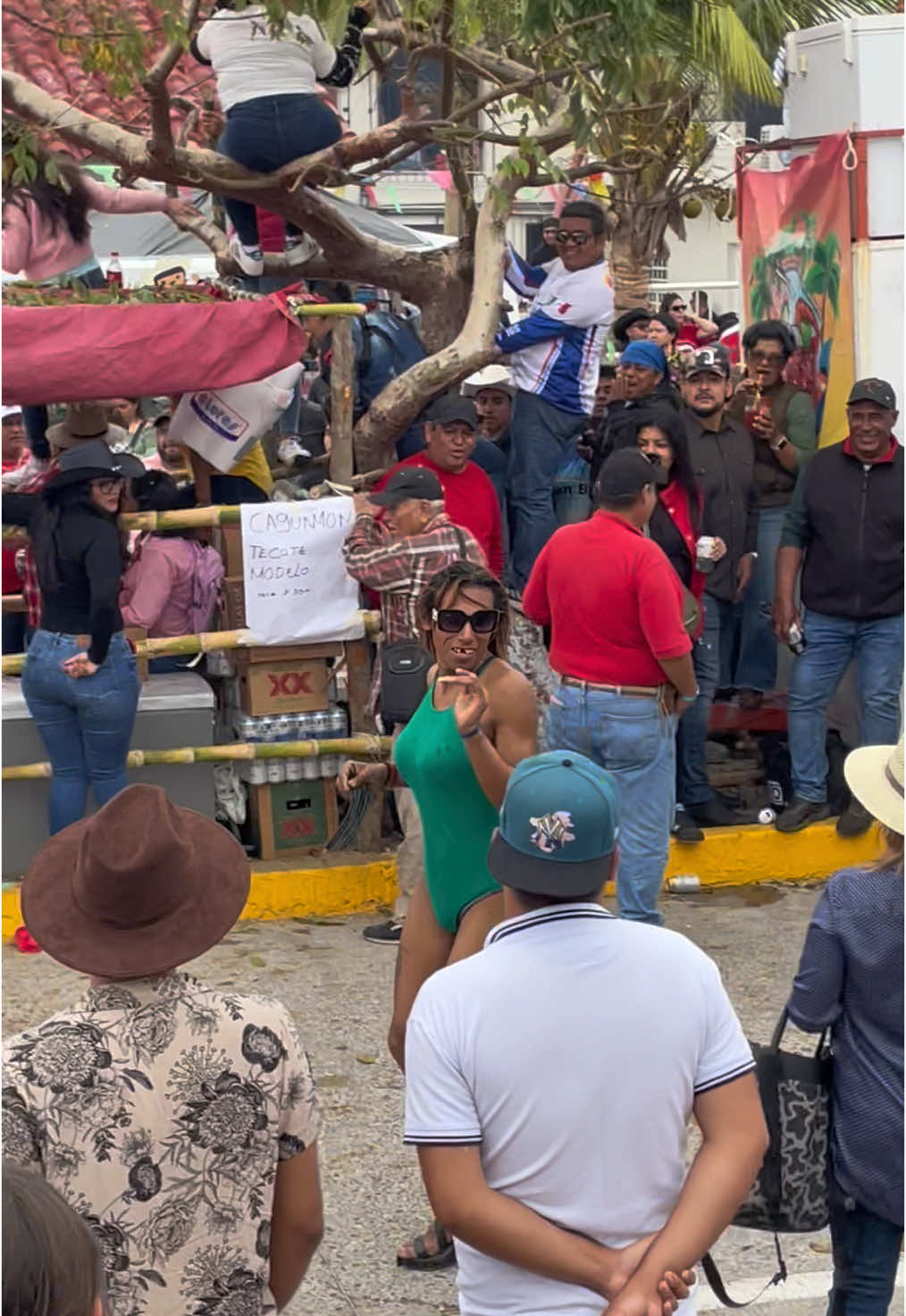 Un ángel más de victoria secret  #candelaria2025 #fiestasdelacandelaria #tlacotalpanver #pame #paratiiiiiiiiiiiiiiiiiiiiiiiiiiiiiii #viral_video 