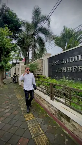 Sebatas teman tapi mulai nyaman  #pengacarajember #jember #lawyerjember #advokatjember #jembertiktok #jember24jam #jemberhitz #jemberviral #jemberhits 