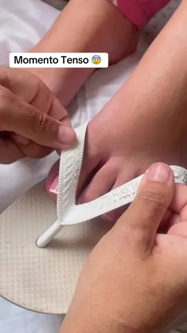 O coração da manicure chega a parar kkkkkk  Um alívio quando termina de colocar o chinelo 🤣 #manicuresdotiktok #manicureperfeita #cuticula #cutilagemperfeitas #pedicure #unhasrosasdehoje #pedicures #unhasdospes #francesinha #unhascompedrarias #memesmanicure #manicureengracada #manicureepedicure #memestiktok #viral_video #trendingvideo #toe #toenail 