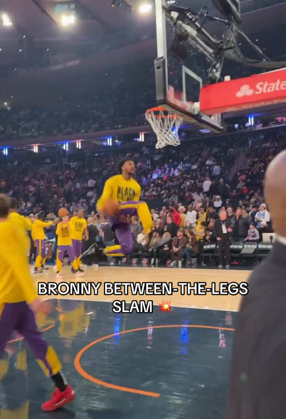 #bronnyjames #lakers #dunk #NBA #basketball 