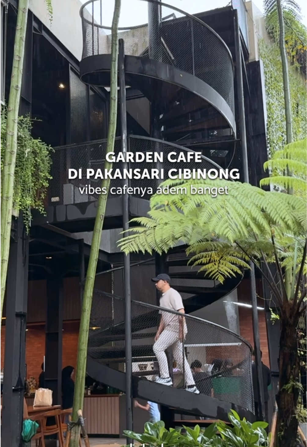 Garden cafe di Pakansari Cibinong #cafecibinong #cafebogor #gardencafe #serunyakuliner #bogor #hodltreecafecibinong #cibinong #pakansari 