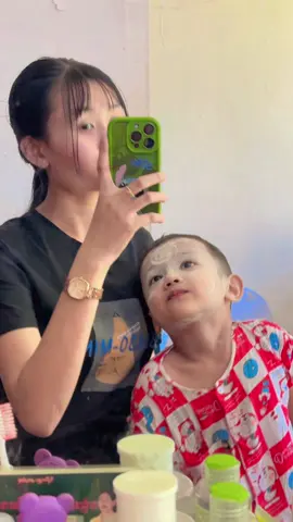 မောင်နဲ့😝😆#ဗိုလ်ချုပ်စျေးကြီးလှတယ်ဆိုပြန်တယ် #foryou #fpy 