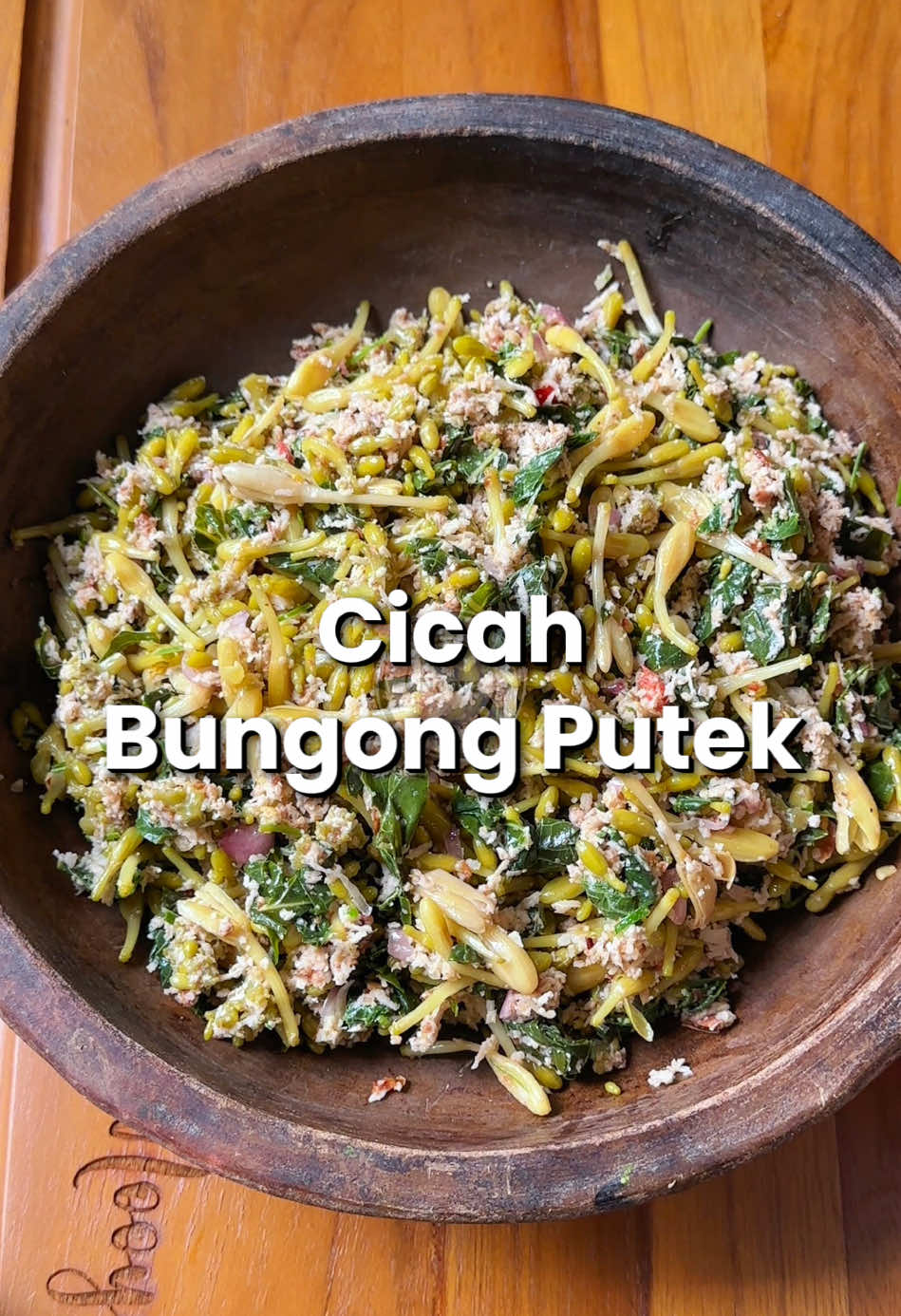 Cicah Bungong Putek Bahan : 300 gr bungat pepaya 1 ikat daun ubi/singkong Daun kedondong pagar 1 buah kelapa setengah tua (u pateun) 5 sdm kacang tanah 2 butir kemiri 10 siung bawang merah  15 buah asam sunti 20 biji cabe rawit 5 lbr daun jeruk 1 btg sereh Garam Selamat mencoba 🥰 #cicahbungongpeutek #cicahbungapepaya #cicahbungongkates #ticahbungongputek #asamkelapa #asamue #urapaceh #urapkhasaceh #asamsunti #asamsuntiaceh #kulineraceh #kulineracehbesar #kulinerkhasaceh #makananaceh #peunajohaceh #peunajohindatue #makanankhasaceh #laguaceh #fyp 