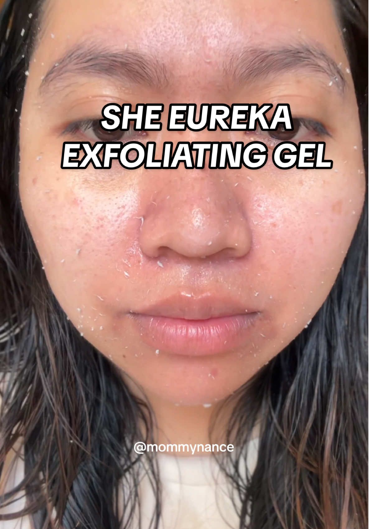 kung problema niyo nga yung dry skin at white heads, try niyo to mga mare- sobrang satisfying  #sheeureka #sheeurekaexfoliatinggel #sheeurekaskincare #skincaretips #facialscrub #skincareroutine #tiktokph 