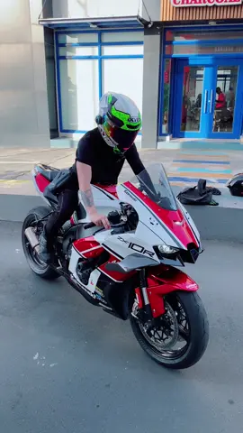 ZX10R x Yamaha world gp 60th anniversary colorway 😍🖤🤍❤️ owner @JAY - MOTOBIZZ for more bike contents pls follow his tiktok 👌 #kawasaki #fyp #fypage #bigbikephilippines 