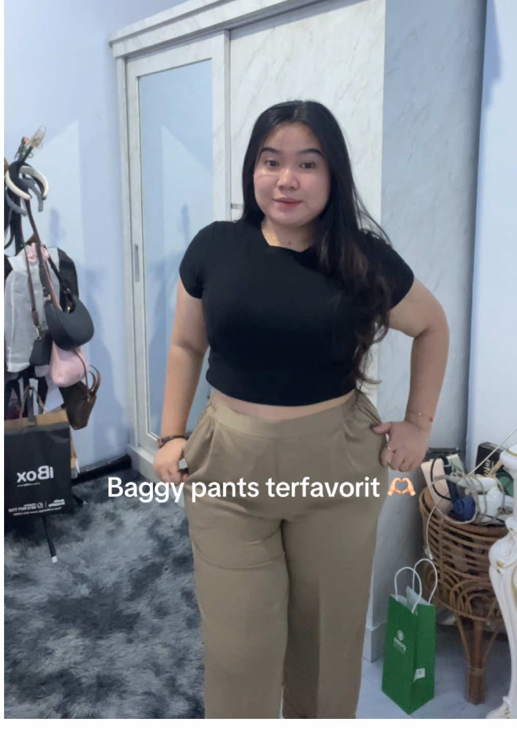 ternyata cewe plus size masih bisa pakai baggy pants#outfitideas #outfitinspiration #bigsize 