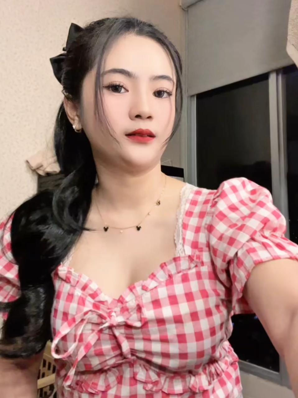 Ombak Gede #djintanwd #djcantik #glowing #wanitaidaman #viralvideo #manispedesngegigit #gemesin #trendingtiktok #lewatberanda #soundtrending #idamanmu 