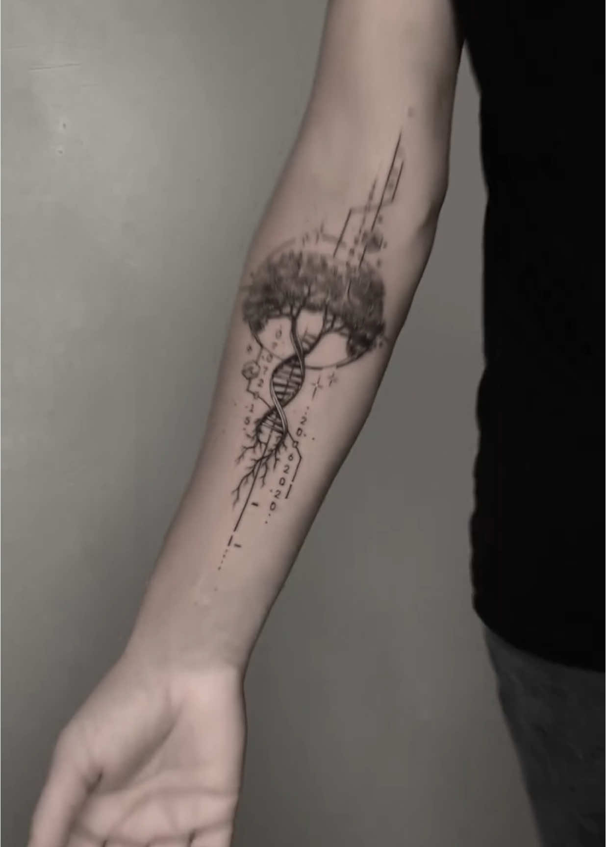 Hình xăm Graphic  #xamhinh #tattoo #vixammaden #graphicdesign #graphictattoo #suutam 